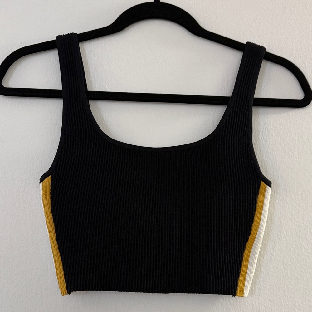 NWOT Aritizia Babaton Ribbed Black Crop Top Size Small